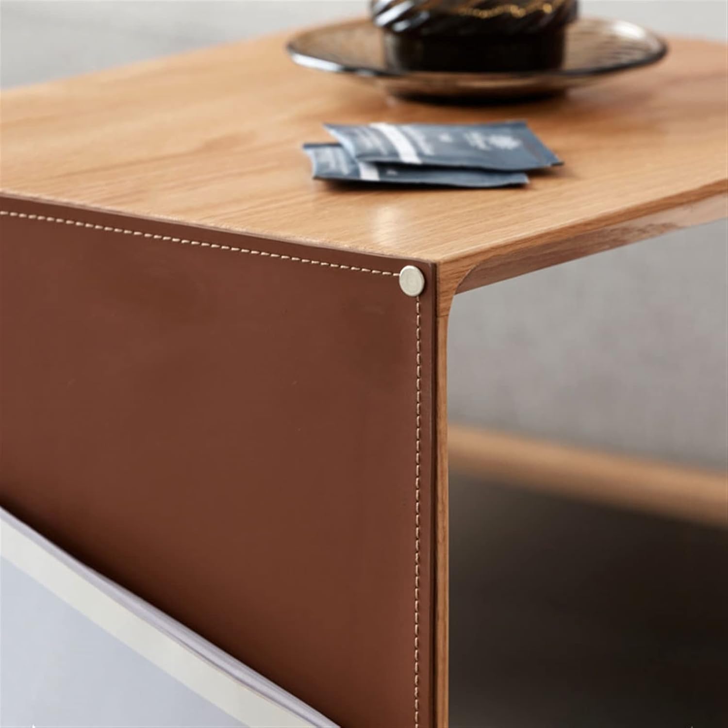 C-Shaped Side Table – Modern & Space-Saving 🛋️✨