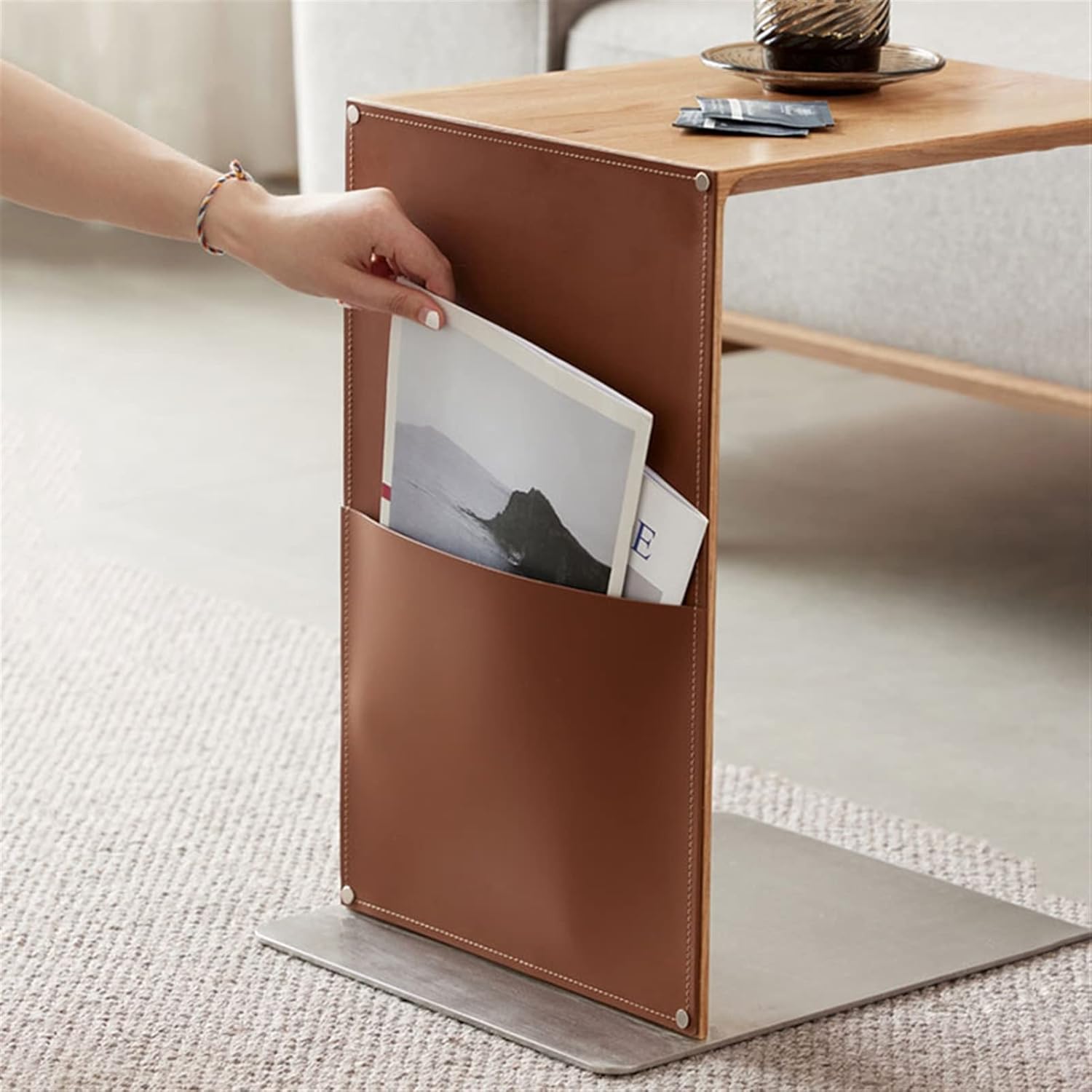 C-Shaped Side Table – Modern & Space-Saving 🛋️✨